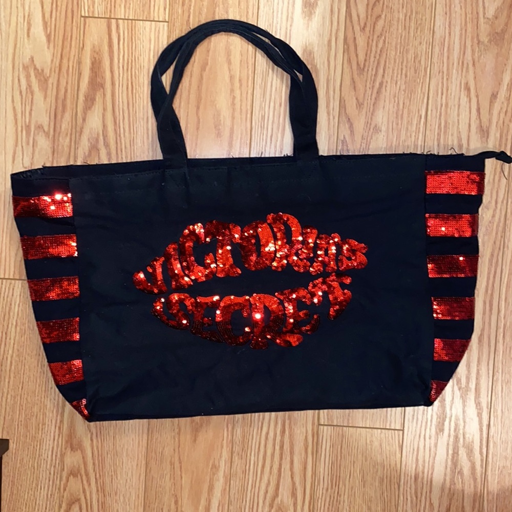 Victoria Secret zip bag